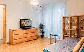 City Center Downtown Apartment